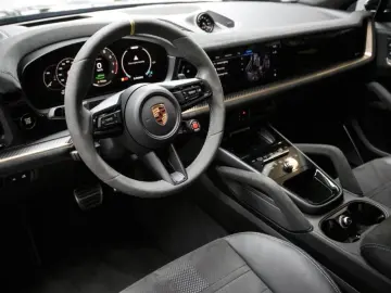 PORSCHE Cayenne Coupe Turbo E-Hybrid mit GT-Paket