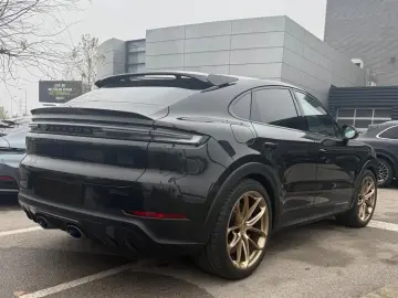 PORSCHE Cayenne Coupe Turbo E-Hybrid mit GT-Paket