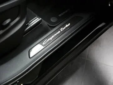 PORSCHE Cayenne Coupe Turbo E-Hybrid mit GT-Paket