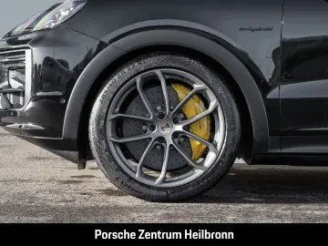 Porsche Cayenne Turbo E-Hybrid Coupe GT-Paket Head-Up