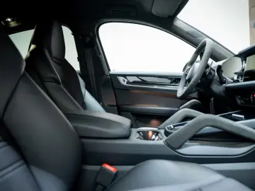 Porsche Cayenne Coupe Turbo E-Hybrid   PTS   GT PACKAGE