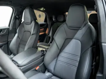 Porsche Cayenne Coupe Turbo E-Hybrid   PTS   GT PACKAGE