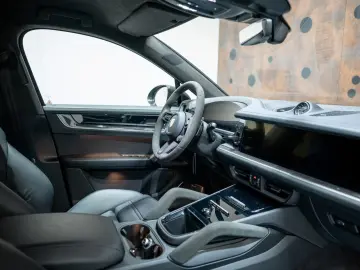 Porsche Cayenne Coupe Turbo E-Hybrid   PTS   GT PACKAGE
