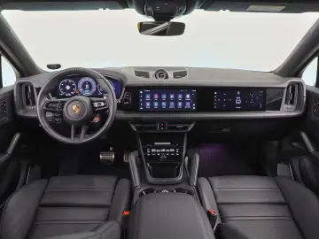 Porsche Cayenne Coupe Turbo E-Hybrid mit GT-Paket
