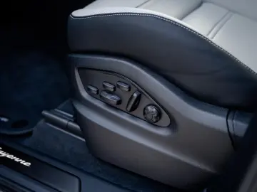 Porsche Cayenne Coupe Black Edition   Prod 2025   TV