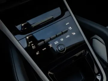 Porsche Cayenne Coupe Black Edition   Prod 2025   TV