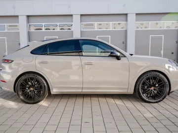 Porsche Cayenne Coupe Black Edition   Prod 2025   TV