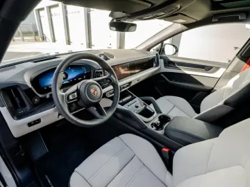 Porsche Cayenne Coupe Black Edition   Prod 2025   TV