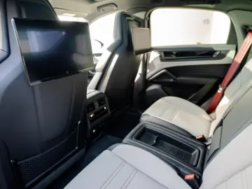Porsche Cayenne Coupe Black Edition   Prod 2025   TV