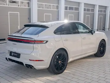 Porsche Cayenne Coupe Black Edition   Prod 2025   TV