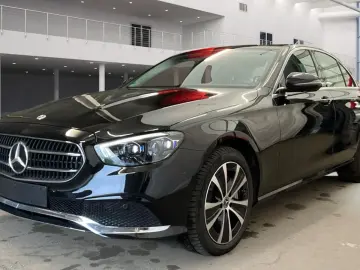 MERCEDES-BENZ E 300 de ALLRAD VollLeder AHK Kamera Mubeam 18