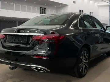 MERCEDES-BENZ E 300 de ALLRAD VollLeder AHK Kamera Mubeam 18