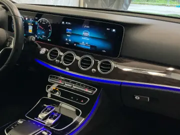 MERCEDES-BENZ E 300 de ALLRAD VollLeder AHK Kamera Mubeam 18