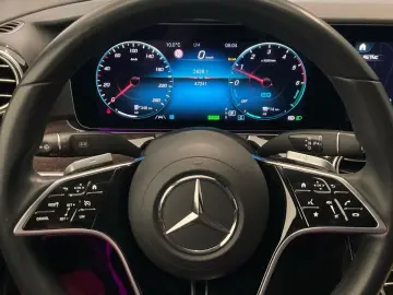 MERCEDES-BENZ E 300 de ALLRAD VollLeder AHK Kamera Mubeam 18