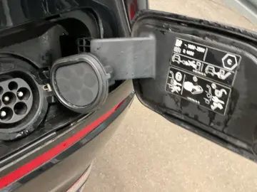MERCEDES-BENZ E 300 de ALLRAD VollLeder AHK Kamera Mubeam 18
