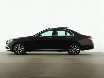 MERCEDES-BENZ E 300 de 4M Exclusive Avantgarde Pano