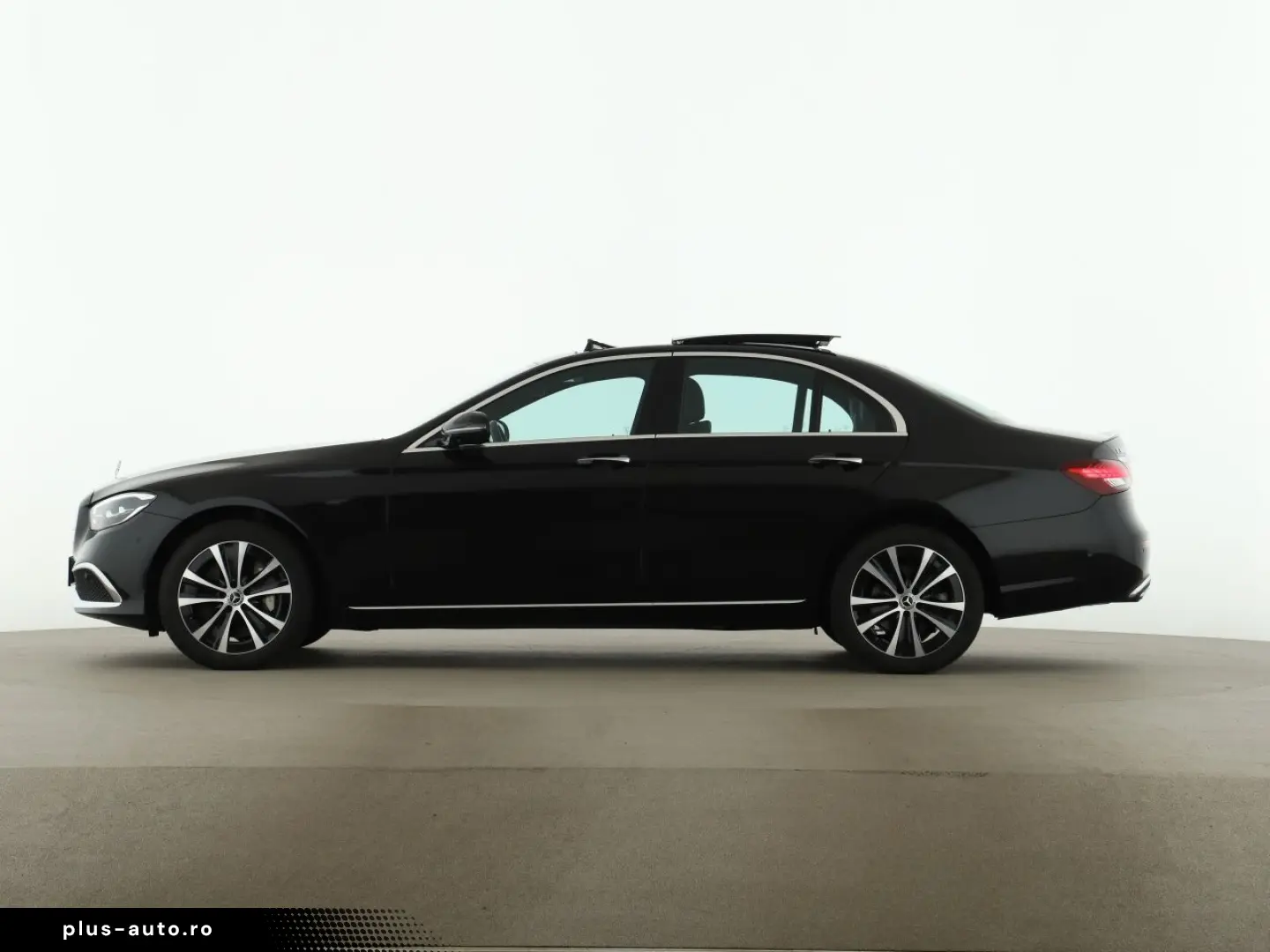 MERCEDES-BENZ E 300 de 4M Exclusive Avantgarde Pano