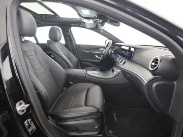 MERCEDES-BENZ E 300 de 4M Exclusive Avantgarde Pano