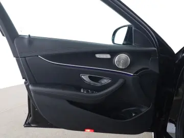 MERCEDES-BENZ E 300 de 4M Exclusive Avantgarde Pano