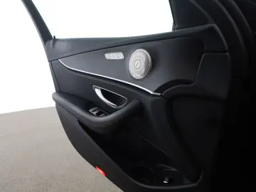 MERCEDES-BENZ E 300 de 4M Exclusive Avantgarde Pano