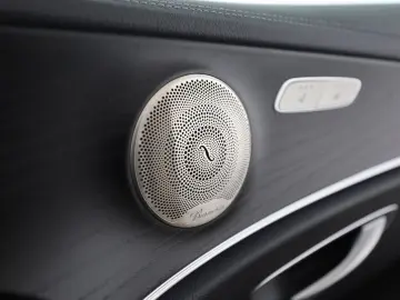 MERCEDES-BENZ E 300 de 4M Exclusive Avantgarde Pano