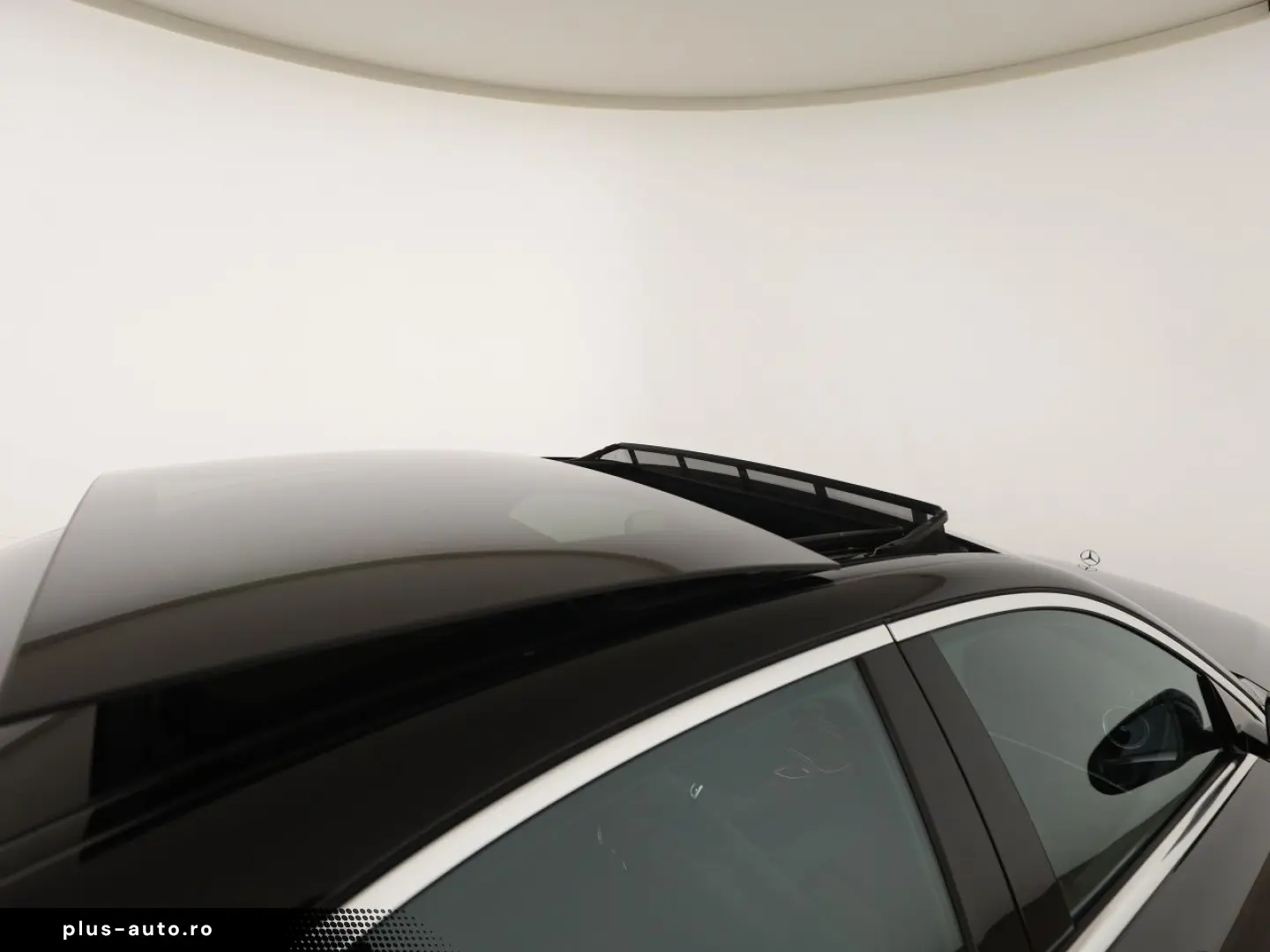 MERCEDES-BENZ E 300 de 4M Exclusive Avantgarde Pano