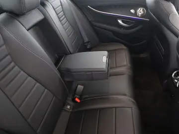MERCEDES-BENZ E 300 de 4M Exclusive Avantgarde Pano
