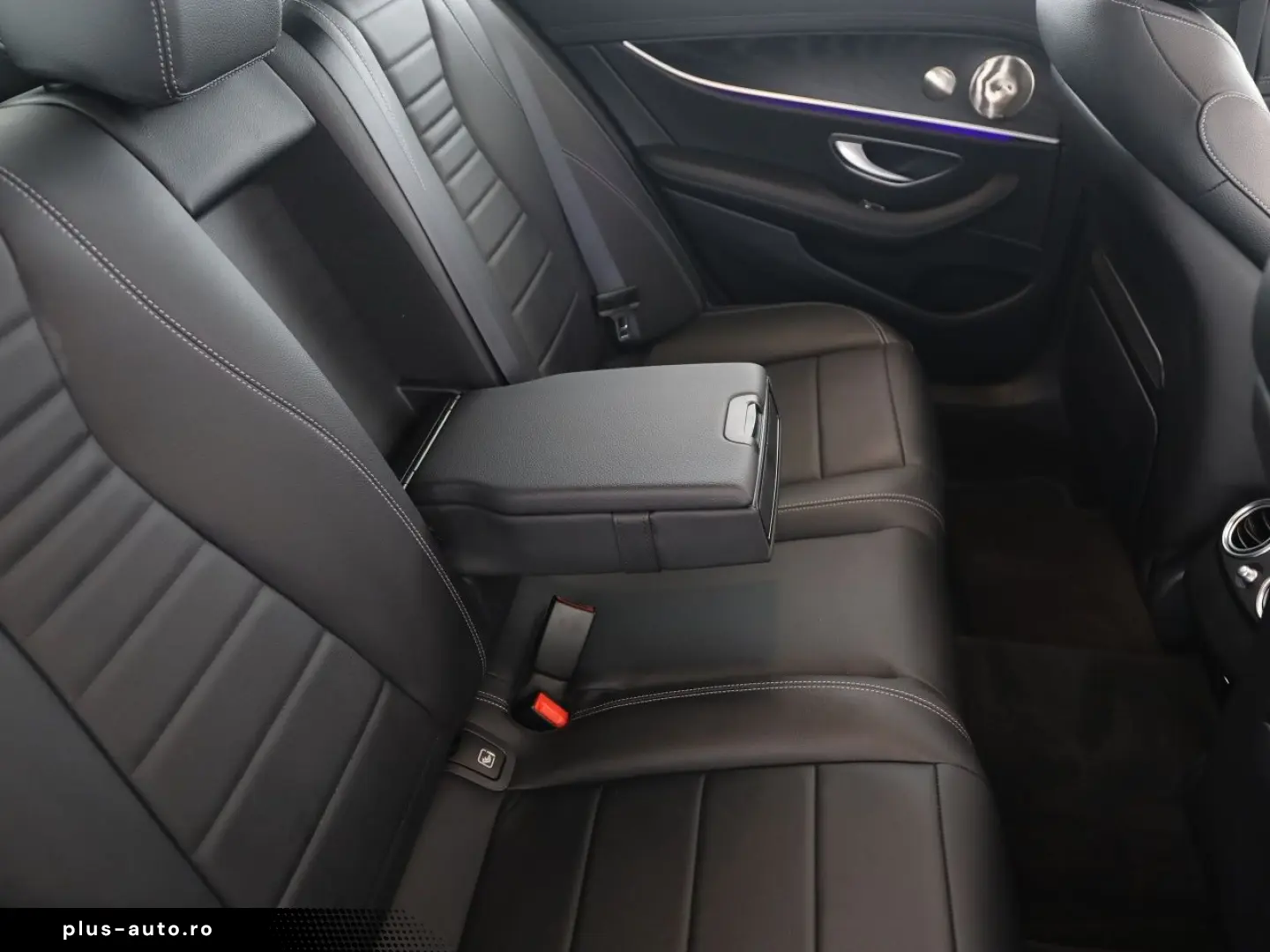 MERCEDES-BENZ E 300 de 4M Exclusive Avantgarde Pano