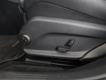 MERCEDES-BENZ E 300 de 4M Exclusive Avantgarde Pano