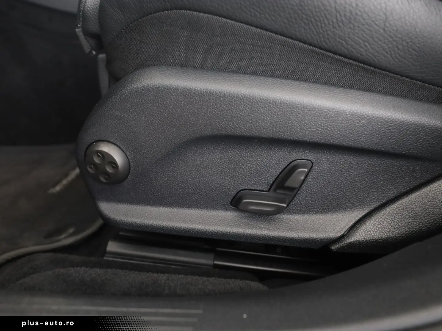 MERCEDES-BENZ E 300 de 4M Exclusive Avantgarde Pano