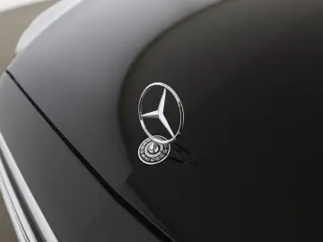 MERCEDES-BENZ E 300 de 4M Exclusive Avantgarde Pano