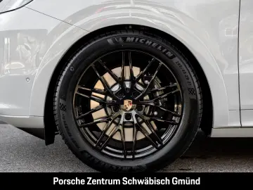 Porsche Cayenne GTS Coupe HA-Lenkung InnoDrive Head-Up