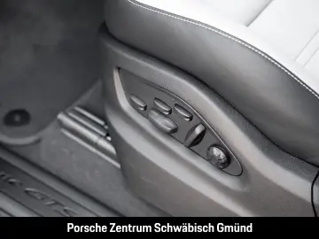 Porsche Cayenne GTS Coupe HA-Lenkung InnoDrive Head-Up