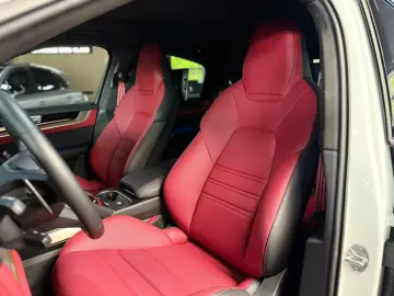 Porsche Cayenne Coupe Turbo E-Hybrid Chrono Carbon Tv