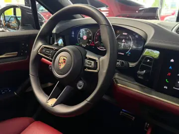 Porsche Cayenne Coupe Turbo E-Hybrid Chrono Carbon Tv