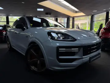 Porsche Cayenne Coupe Turbo E-Hybrid Chrono Carbon Tv