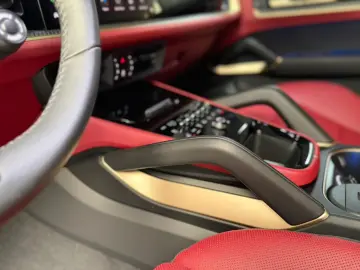 Porsche Cayenne Coupe Turbo E-Hybrid Chrono Carbon Tv