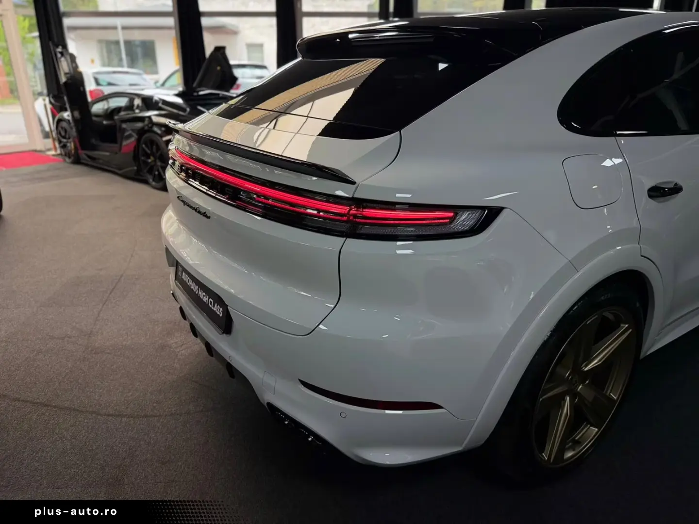 Porsche Cayenne Coupe Turbo E-Hybrid Chrono Carbon Tv