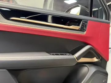 Porsche Cayenne Coupe Turbo E-Hybrid Chrono Carbon Tv