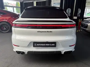 Porsche Cayenne Coupe Turbo E-Hybrid Chrono Carbon Tv