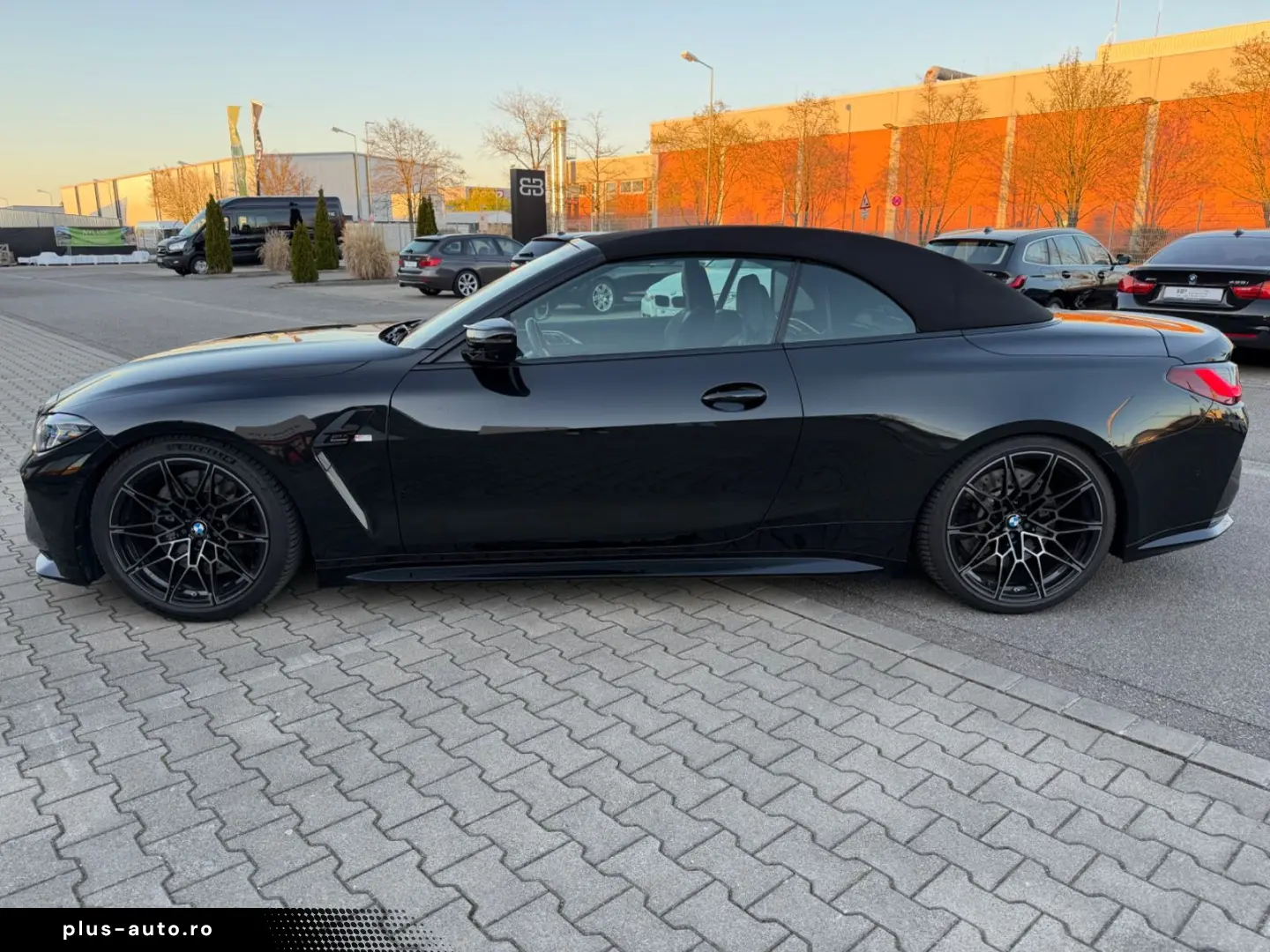 BMW M4 Competition Cabrio - H&K - 360  - DrivAss
