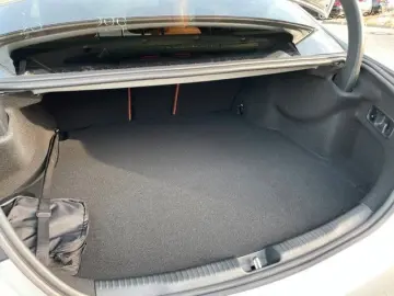 MERCEDES-BENZ C 300 de 4MATIC AMG Line Advanced Plus Navi