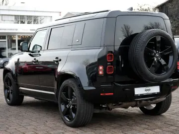 LAND ROVER Defender 110 X-DYNAMIC HSE STANDHEIZ 7SITZE AHK