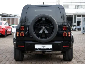 LAND ROVER Defender 110 X-DYNAMIC HSE STANDHEIZ 7SITZE AHK
