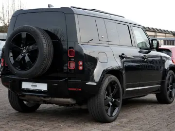 LAND ROVER Defender 110 X-DYNAMIC HSE STANDHEIZ 7SITZE AHK