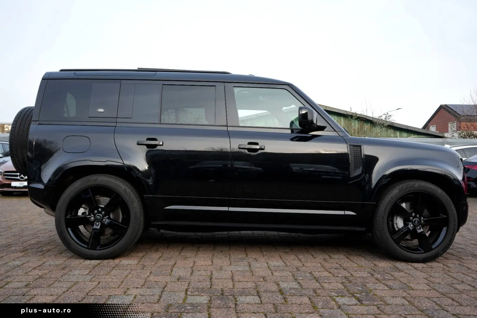 LAND ROVER Defender 110 X-DYNAMIC HSE STANDHEIZ 7SITZE AHK