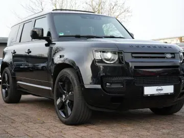 LAND ROVER Defender 110 X-DYNAMIC HSE STANDHEIZ 7SITZE AHK