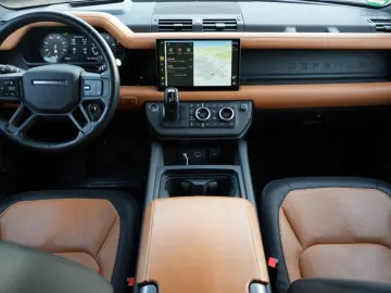 LAND ROVER Defender 110 X-DYNAMIC HSE STANDHEIZ 7SITZE AHK