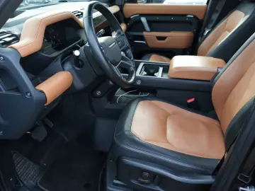 LAND ROVER Defender 110 X-DYNAMIC HSE STANDHEIZ 7SITZE AHK