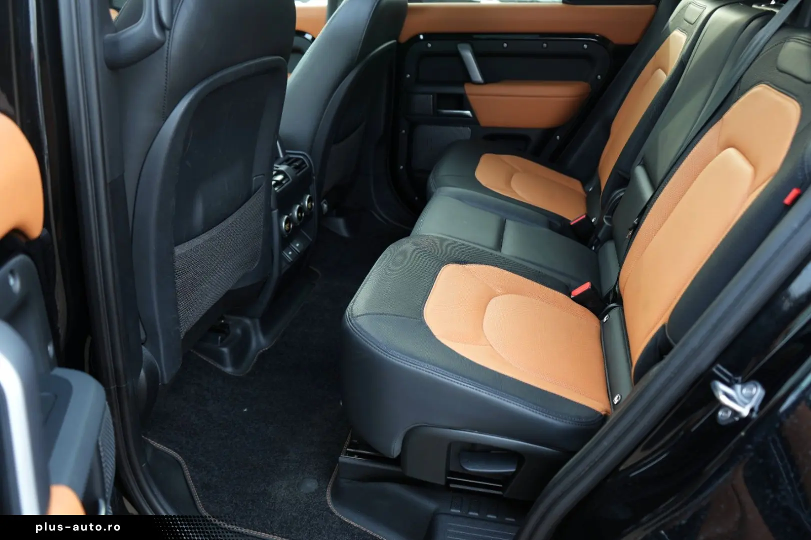 LAND ROVER Defender 110 X-DYNAMIC HSE STANDHEIZ 7SITZE AHK
